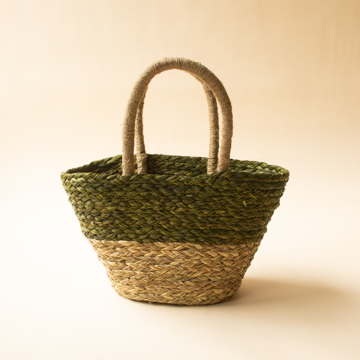 Dual color V shaped natural gift basket