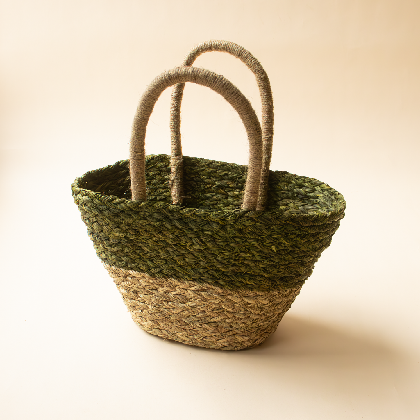 Dual color V shaped natural gift basket