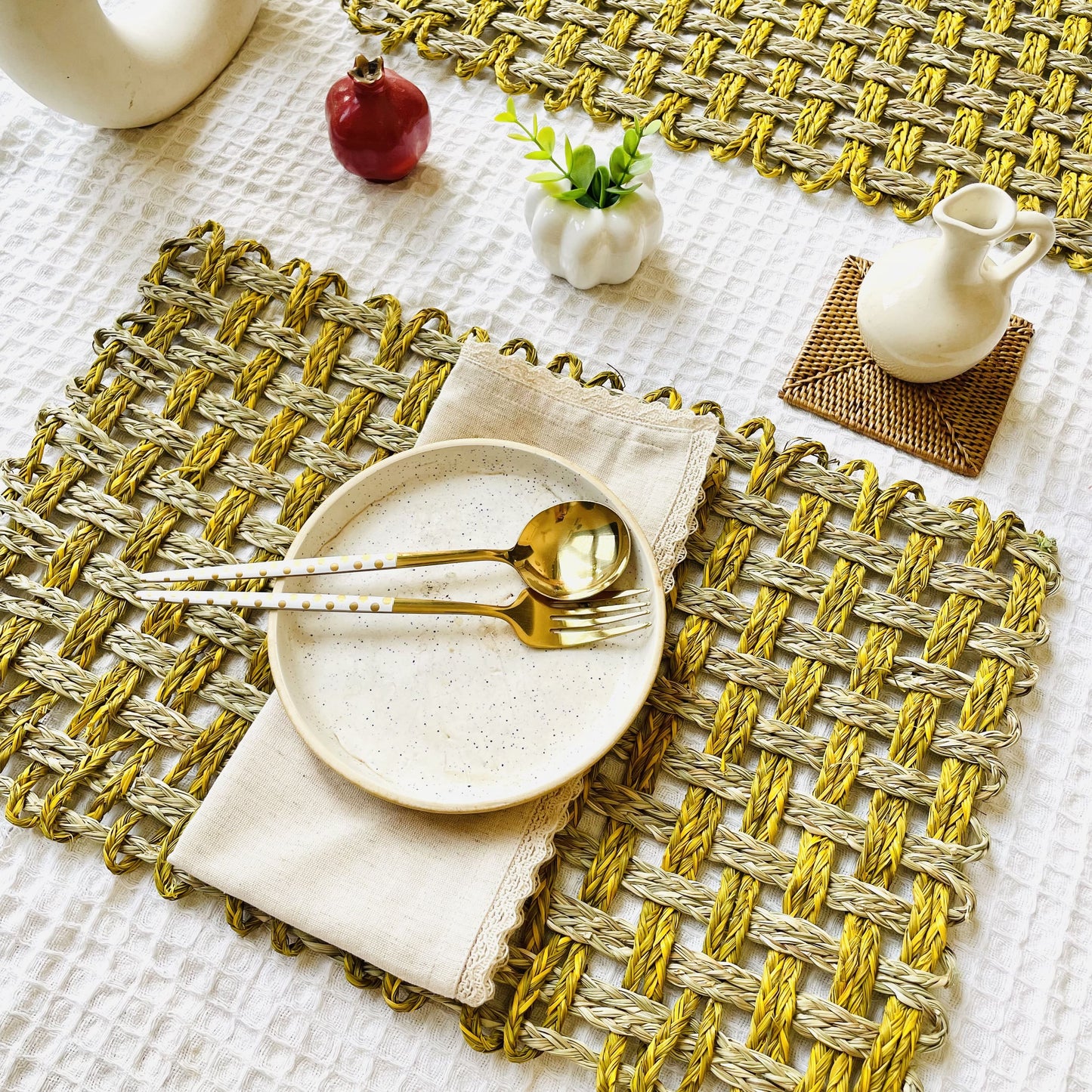 Natural Square placemats- Set of 2