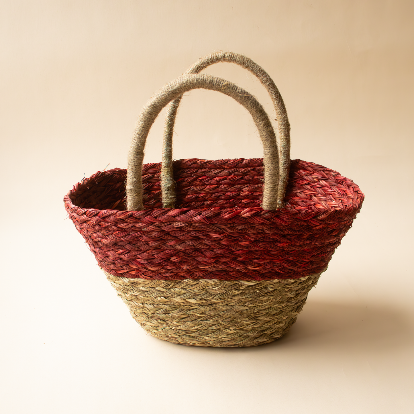 Dual color V shaped natural gift basket
